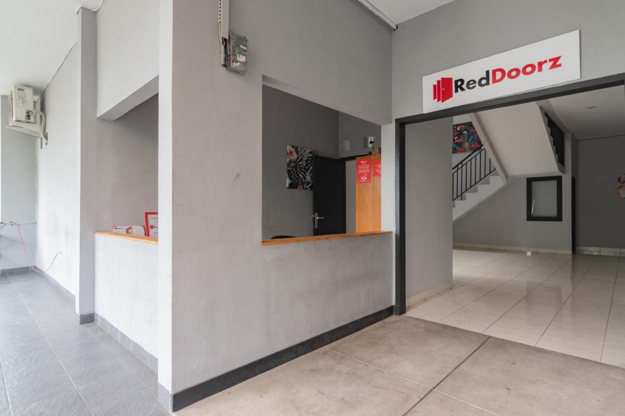 Reddoorz Near Exit Toll Pasteur 4 Hotel Bandung Ngoại thất bức ảnh